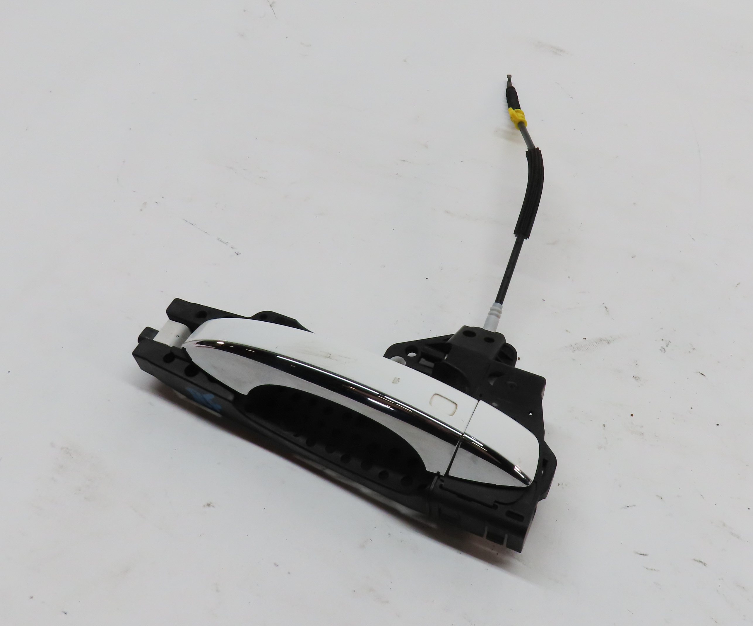 09-17 AUDI A4 S4 Q5 ALLROAD FRONT RIGHT PASSENGER KEYLESS DOOR HANDLE(White) — exact item pictured